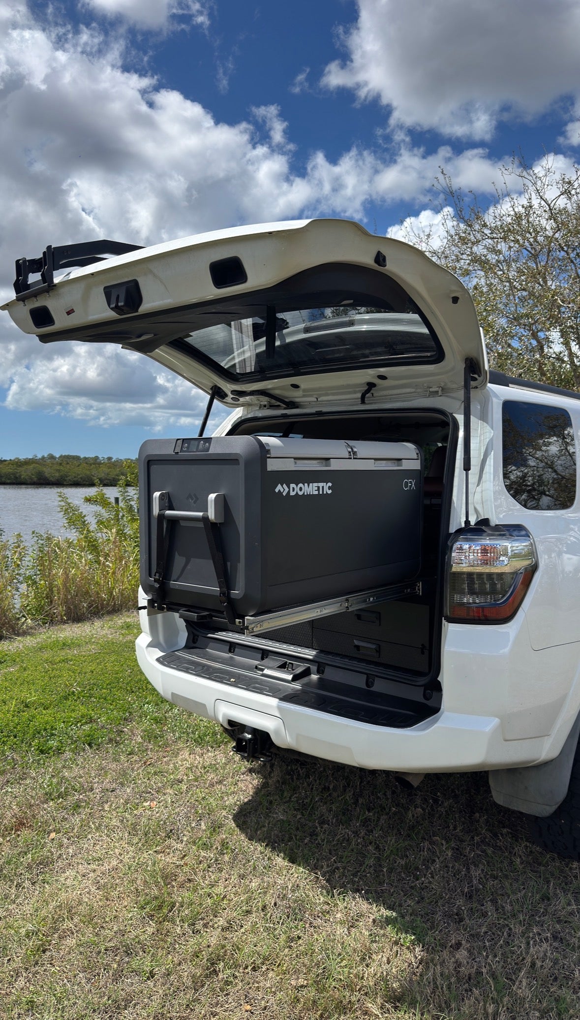 Low-Profile Fridge Slide